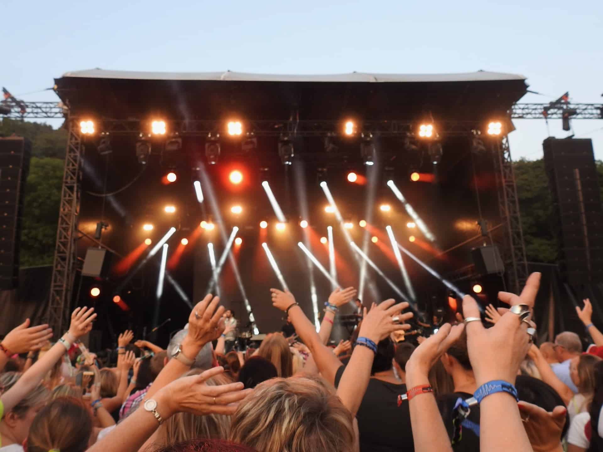 Festival Activités à faire en été Été Saisons Hello June hellojune.be